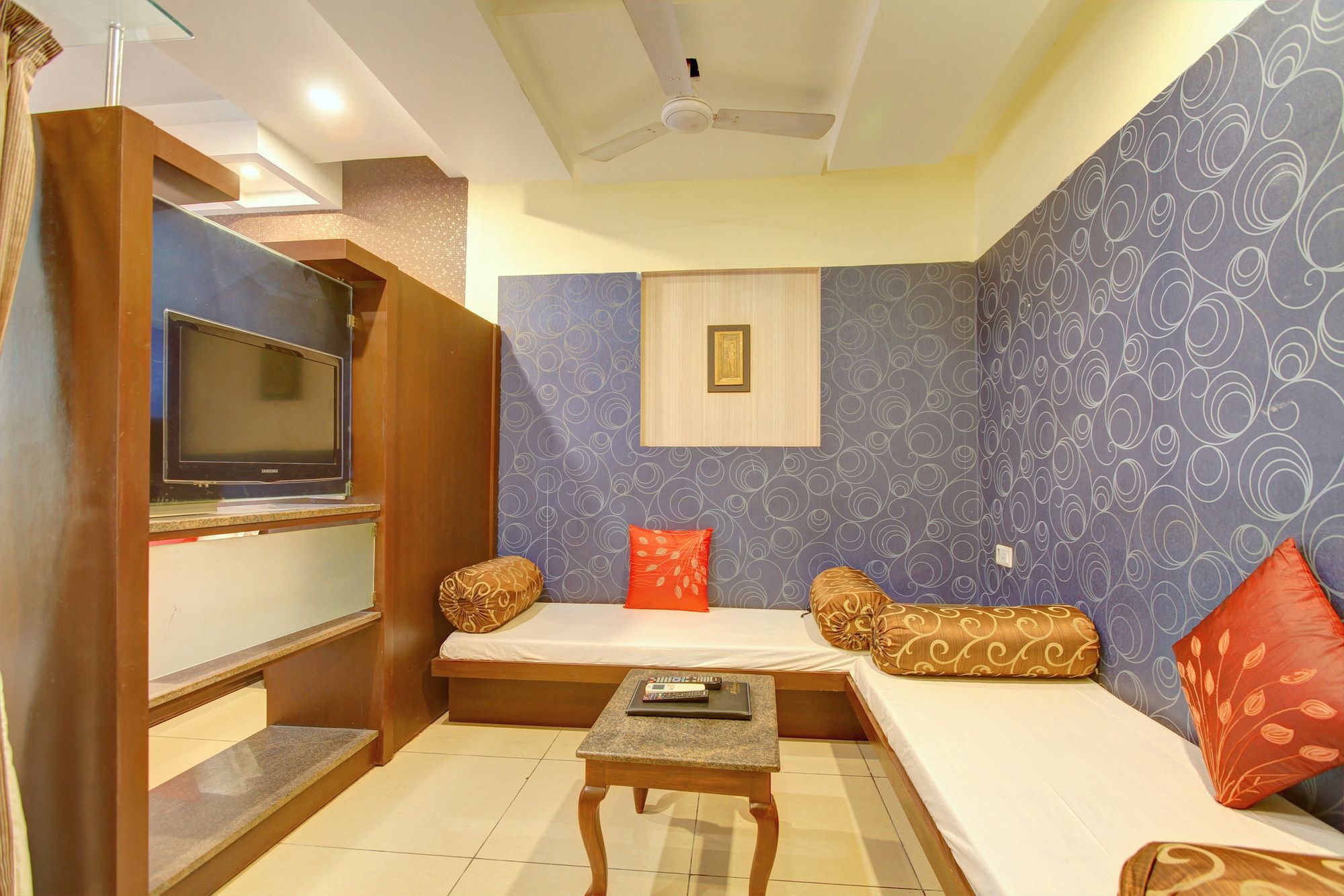 Oyo 4895 Abi Krishna Hotel ปอนดิเชอรี ภายนอก รูปภาพ