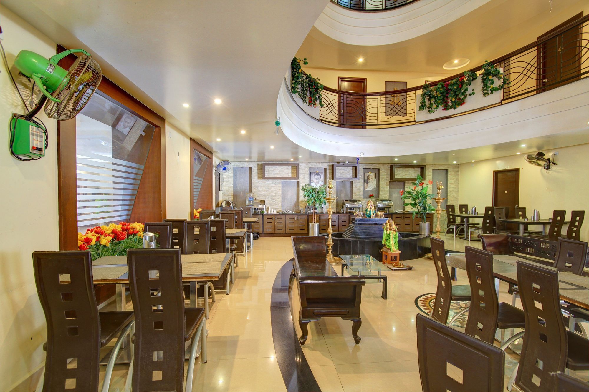 Oyo 4895 Abi Krishna Hotel ปอนดิเชอรี ภายนอก รูปภาพ